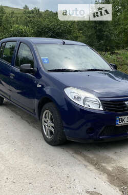 Хэтчбек Dacia Sandero 2009 в Ровно