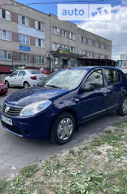 Хетчбек Dacia Sandero 2009 в Сумах