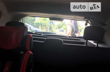 Хетчбек Dacia Sandero 2013 в 