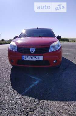 Хетчбек Dacia Sandero 2009 в Дніпрі