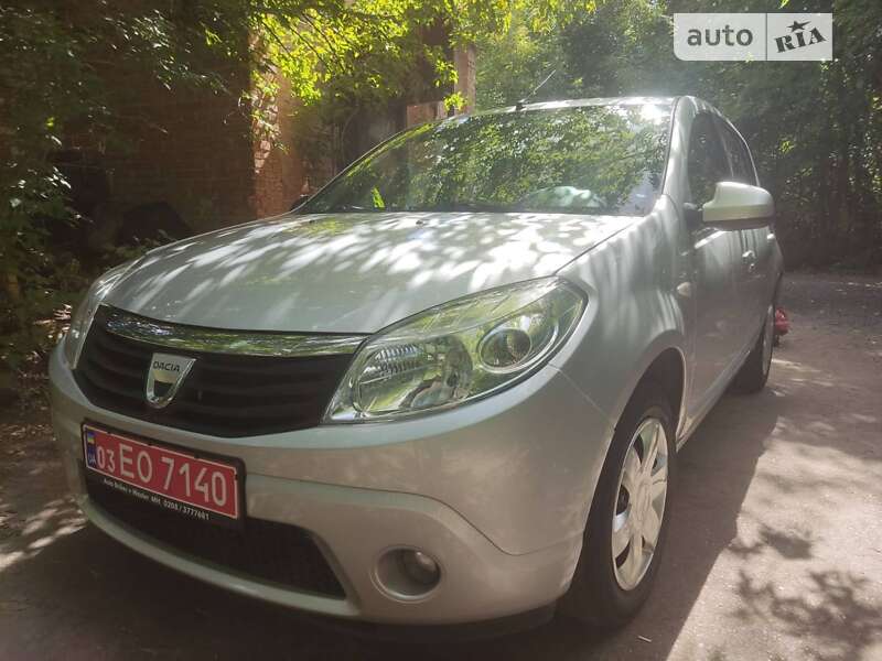 Хетчбек Dacia Sandero 2008 в Хоролі