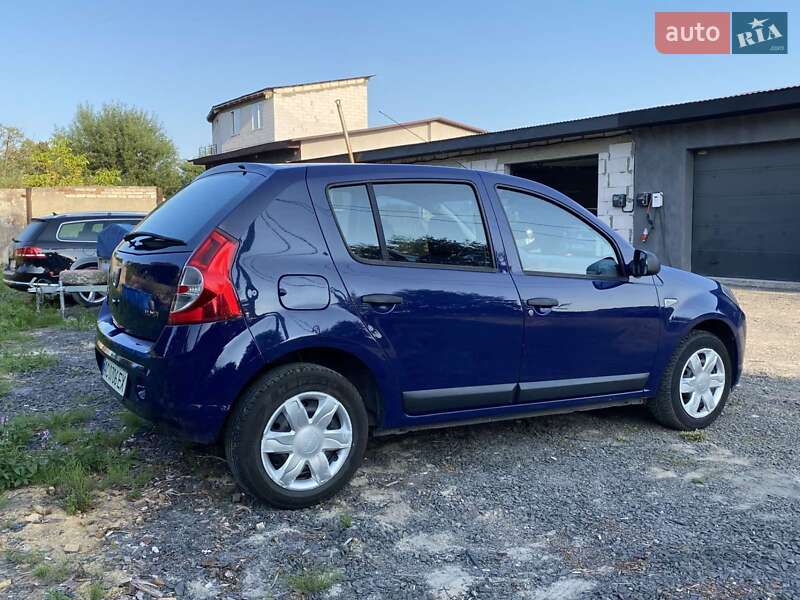 Хэтчбек Dacia Sandero 2009 в Ковеле
