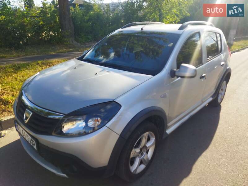 Хэтчбек Dacia Sandero 2011 в Белой Церкви