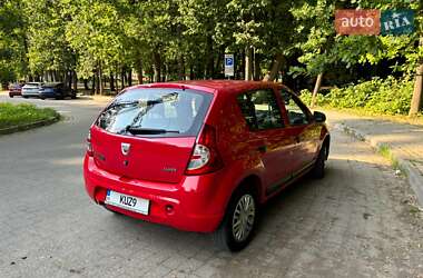 Хэтчбек Dacia Sandero 2009 в Львове