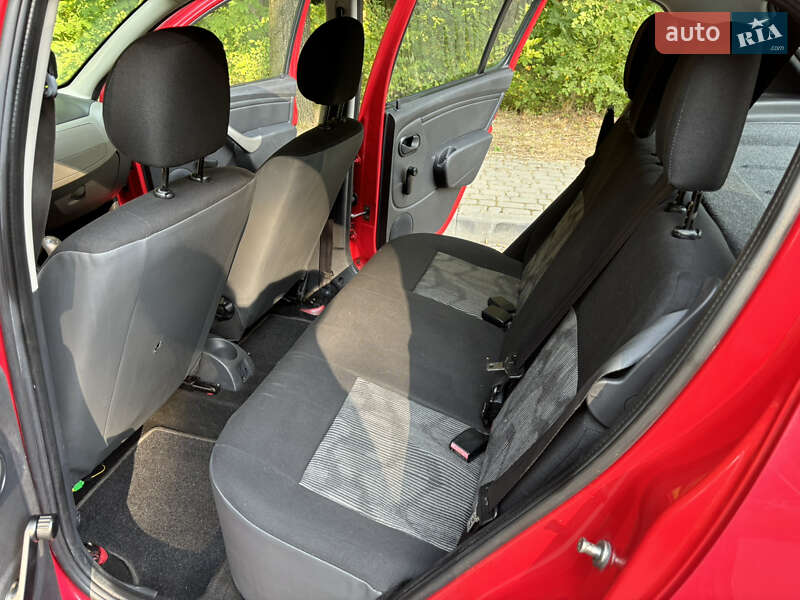 Хетчбек Dacia Sandero 2009 в Львові