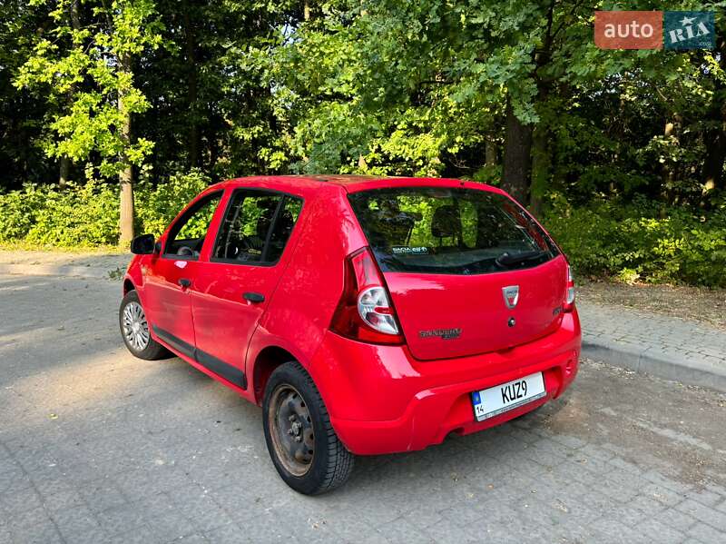 Хетчбек Dacia Sandero 2009 в Львові