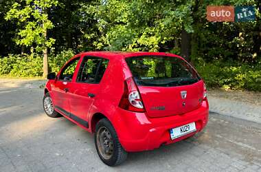 Хэтчбек Dacia Sandero 2009 в Львове