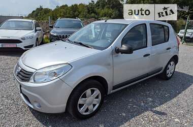 Хэтчбек Dacia Sandero 2011 в Ровно