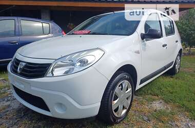 Хэтчбек Dacia Sandero 2009 в Луцке