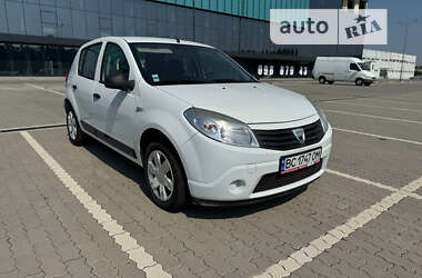 Хэтчбек Dacia Sandero 2010 в Львове