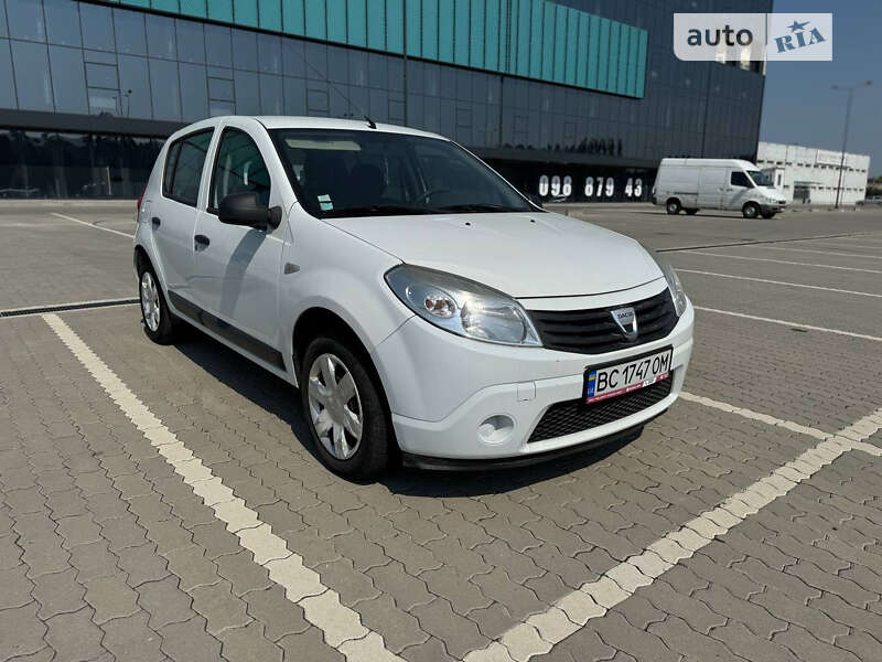 Хетчбек Dacia Sandero 2010 в Львові