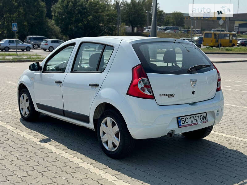 Хетчбек Dacia Sandero 2010 в Львові