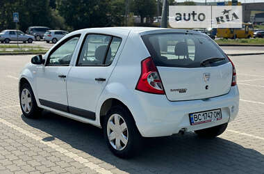 Хетчбек Dacia Sandero 2010 в Львові