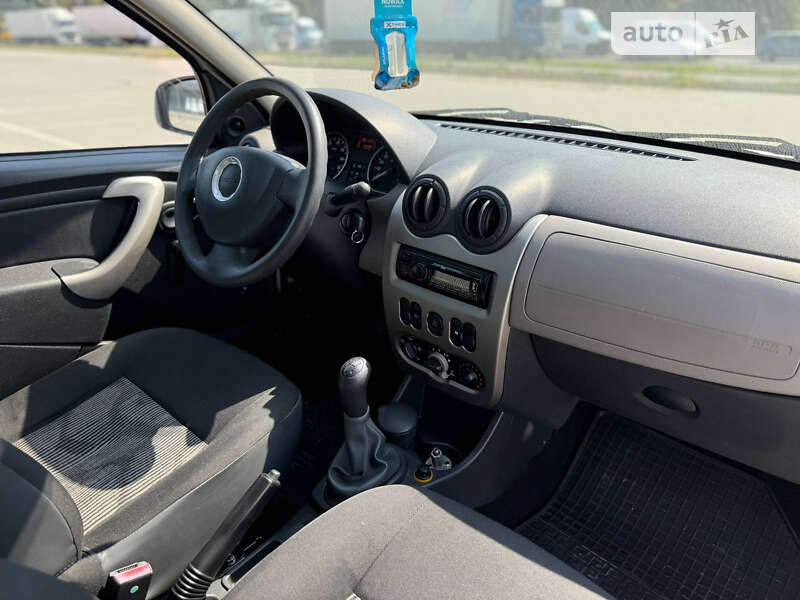 Хетчбек Dacia Sandero 2010 в Львові