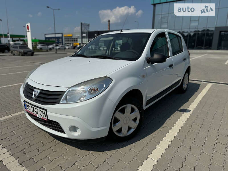 Хетчбек Dacia Sandero 2010 в Львові