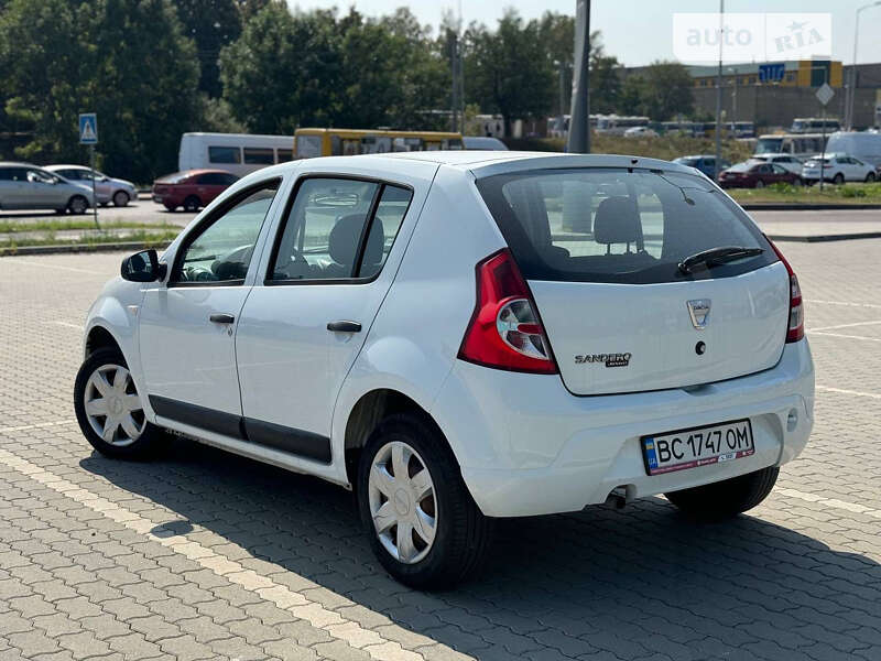 Хетчбек Dacia Sandero 2010 в Львові