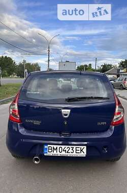 Хэтчбек Dacia Sandero 2009 в 