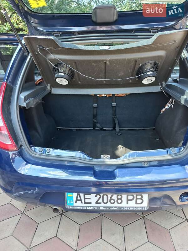 Хетчбек Dacia Sandero 2012 в Павлограді