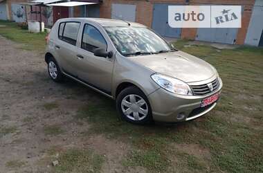 Хетчбек Dacia Sandero 2009 в Конотопі