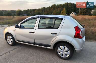 Хэтчбек Dacia Sandero 2009 в Чигирине