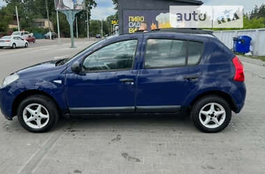 Хэтчбек Dacia Sandero 2009 в Киеве