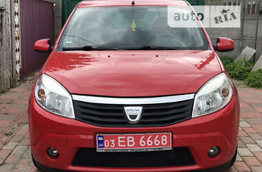 Хэтчбек Dacia Sandero 2009 в Борзне