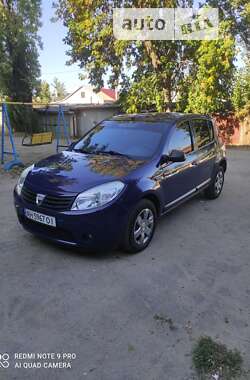 Хетчбек Dacia Sandero 2009 в Павлограді