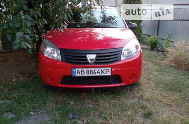 Хэтчбек Dacia Sandero 2009 в Виннице