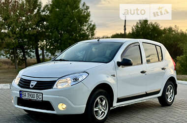 Хетчбек Dacia Sandero 2008 в Кропивницькому