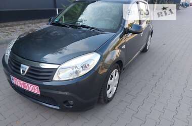 Хэтчбек Dacia Sandero 2008 в Белой Церкви