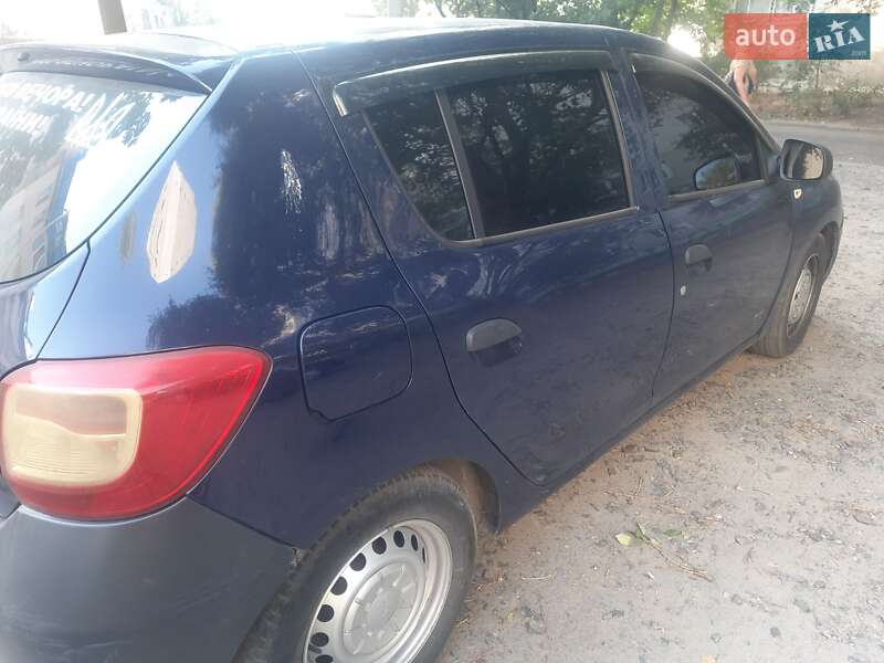 Хэтчбек Dacia Sandero 2013 в Харькове
