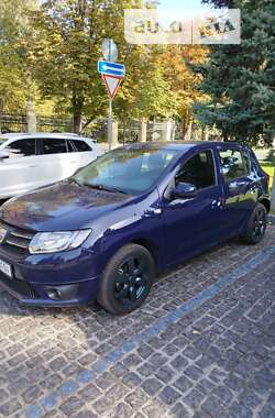 Хетчбек Dacia Sandero 2014 в Дніпрі