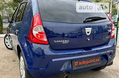 Хетчбек Dacia Sandero 2009 в Сумах