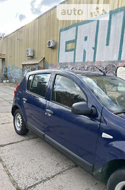 Хетчбек Dacia Sandero 2009 в Києві