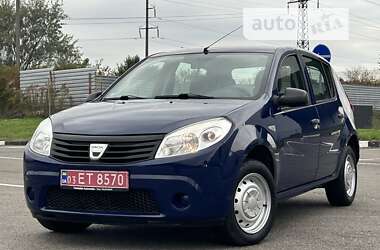 Хэтчбек Dacia Sandero 2009 в Ровно