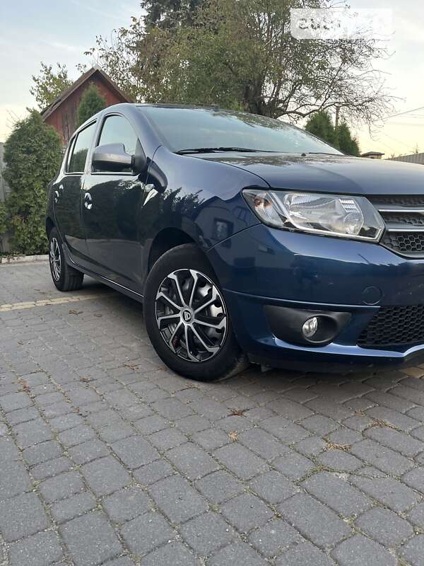 Хетчбек Dacia Sandero 2015 в Вінниці