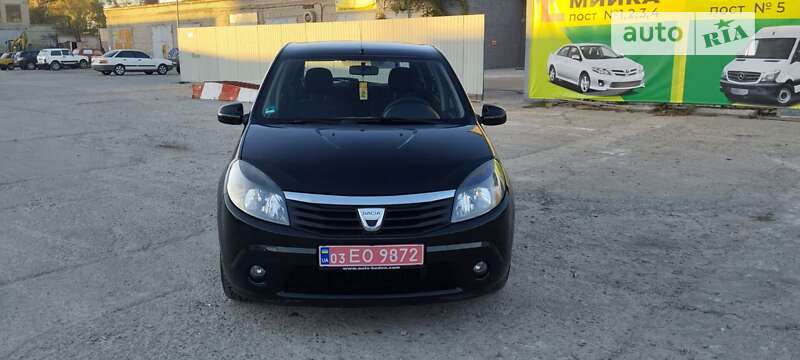 Хетчбек Dacia Sandero 2010 в Каневі