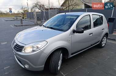 Хетчбек Dacia Sandero 2009 в Самборі