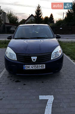 Хетчбек Dacia Sandero 2009 в Рівному