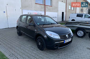 Хетчбек Dacia Sandero 2009 в Луцьку