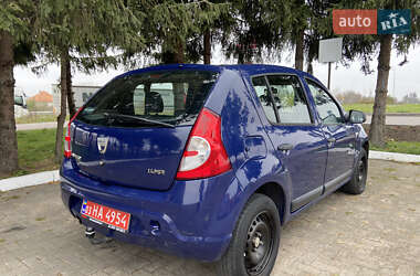 Хэтчбек Dacia Sandero 2008 в 