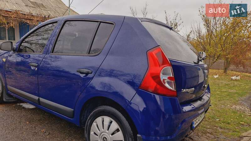 Хэтчбек Dacia Sandero 2008 в Умани фото 3 Хэтчбек Dacia Sandero 2008 в Умани