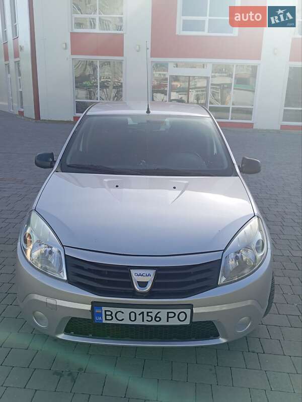 Хетчбек Dacia Sandero 2011 в Дрогобичі