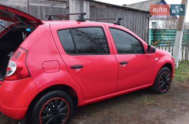 Хетчбек Dacia Sandero 2010 в Биківці
