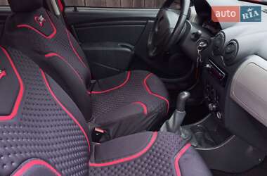 Хетчбек Dacia Sandero 2010 в Биківці