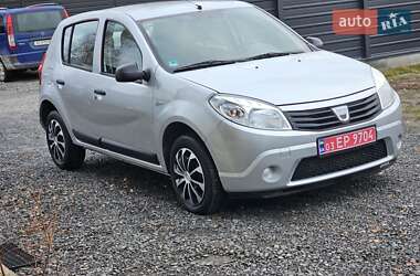 Хетчбек Dacia Sandero 2009 в Любешові