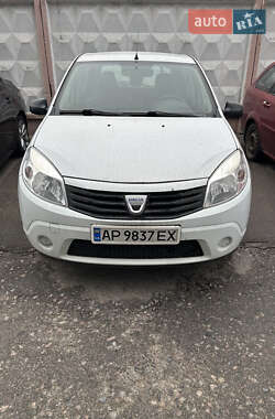 Хэтчбек Dacia Sandero 2009 в Киеве