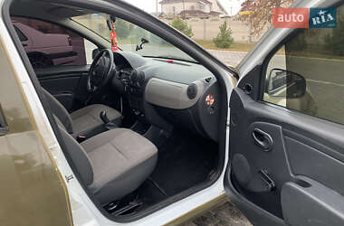 Хэтчбек Dacia Sandero 2009 в Луцке