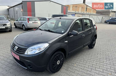 Хэтчбек Dacia Sandero 2009 в Луцке