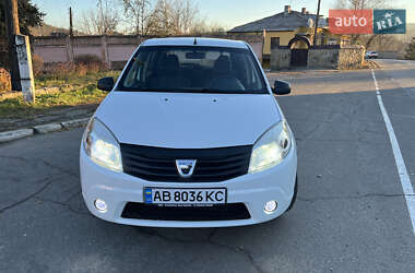 Хэтчбек Dacia Sandero 2011 в Могилев-Подольске